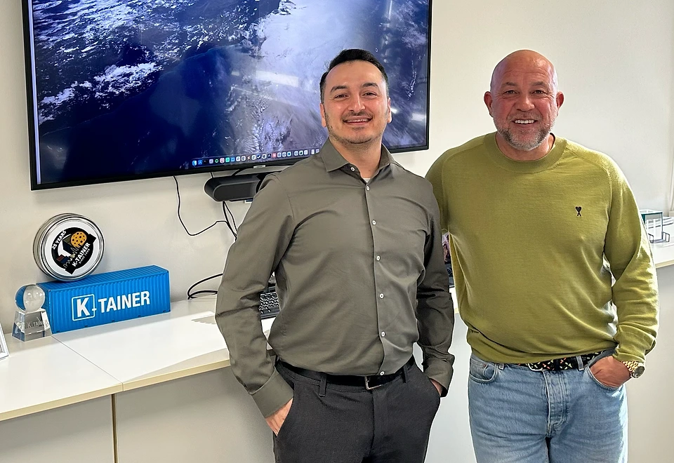 Pascal Lammerts van Bueren, CEO van K-tainer, en Shair Mir bij K-tainer